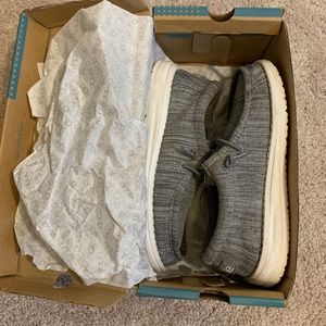 Hey Dude kids size 13 . Wally Youth. Linen stone. original box. great condition